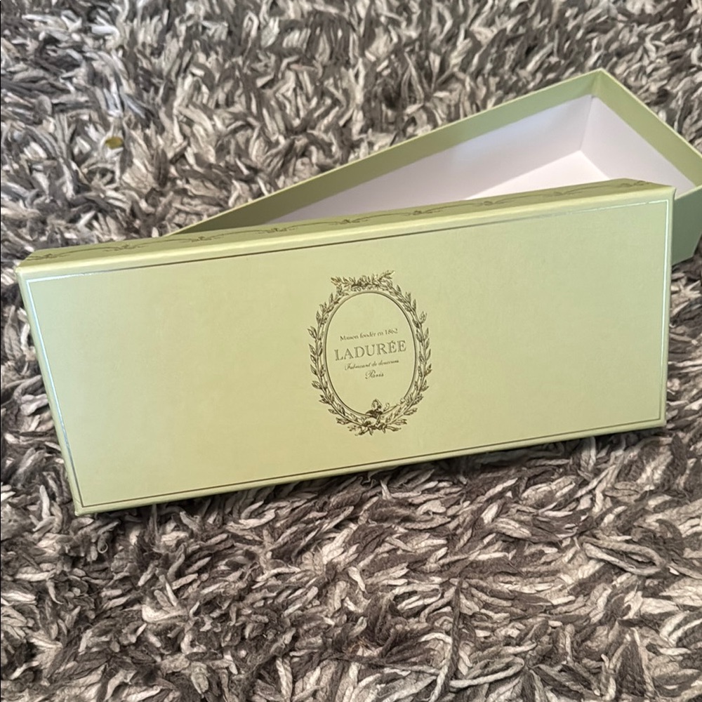 Ladurée Macroon Green Gift Box